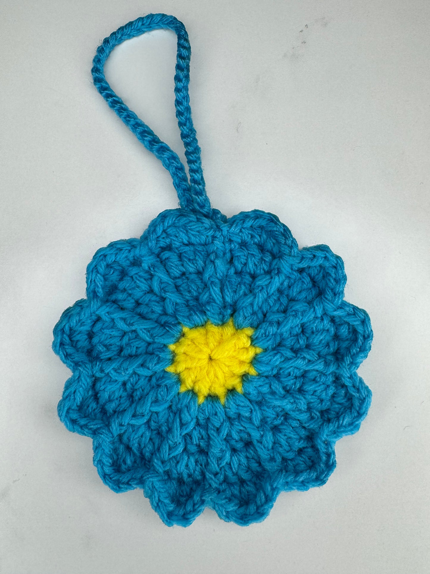 Daisy Charm Pouch